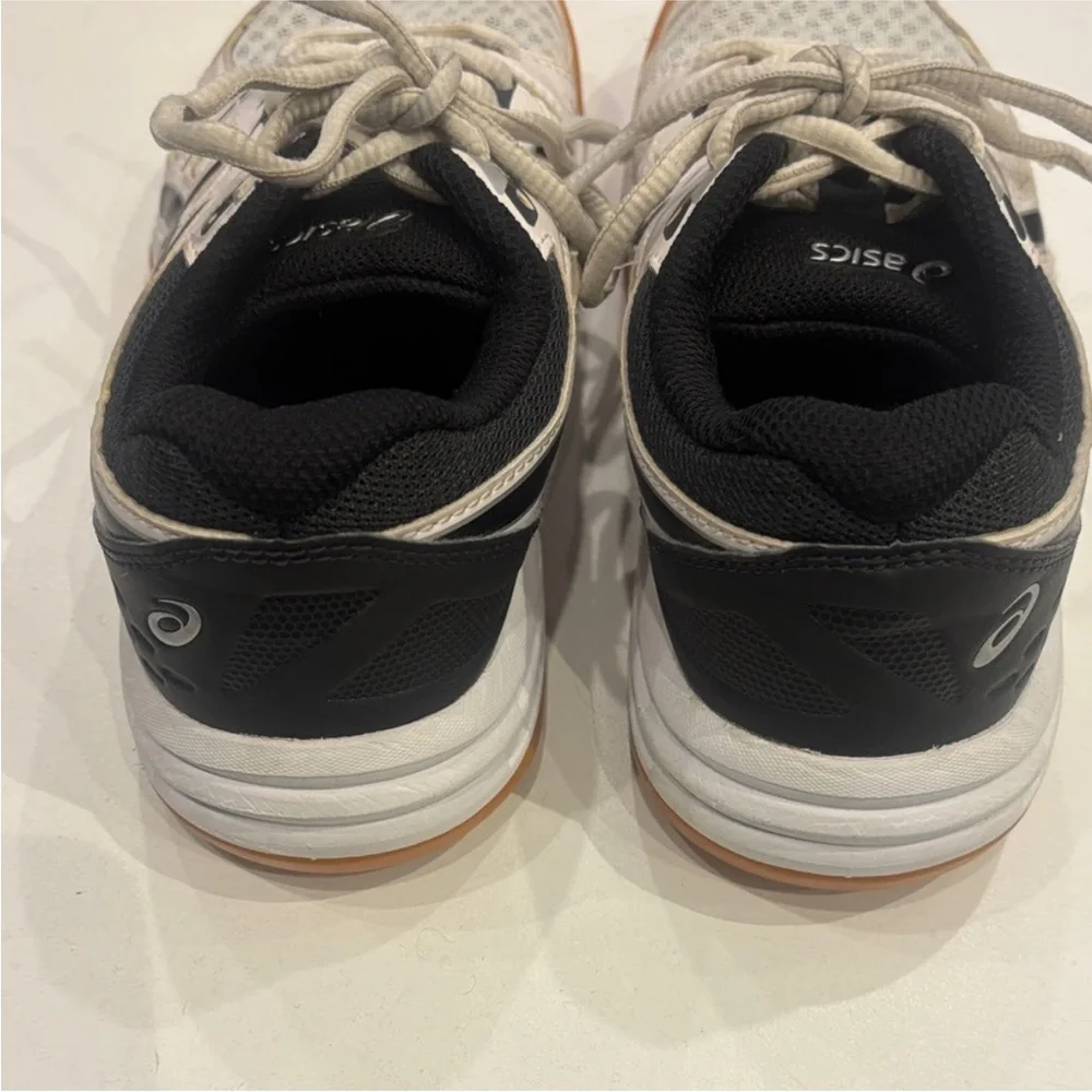 ASICS Black and White Upcourt 4 Volleyball Squash Indoor Gum Sole Shoes